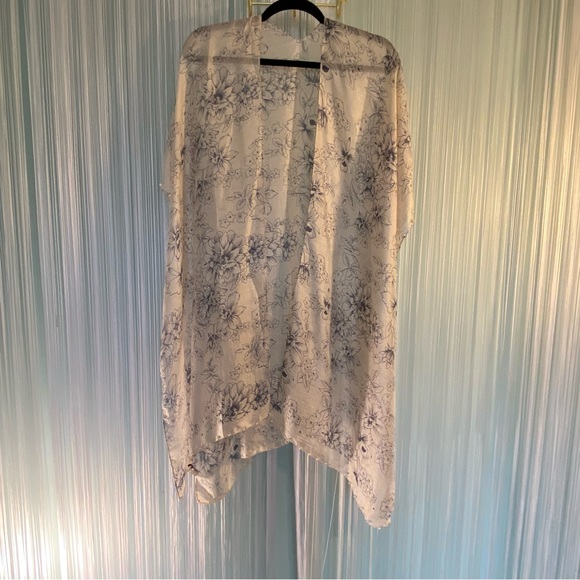 Ivory and Navy Floral Print Kimono with Pearls - Picture 3 of 17